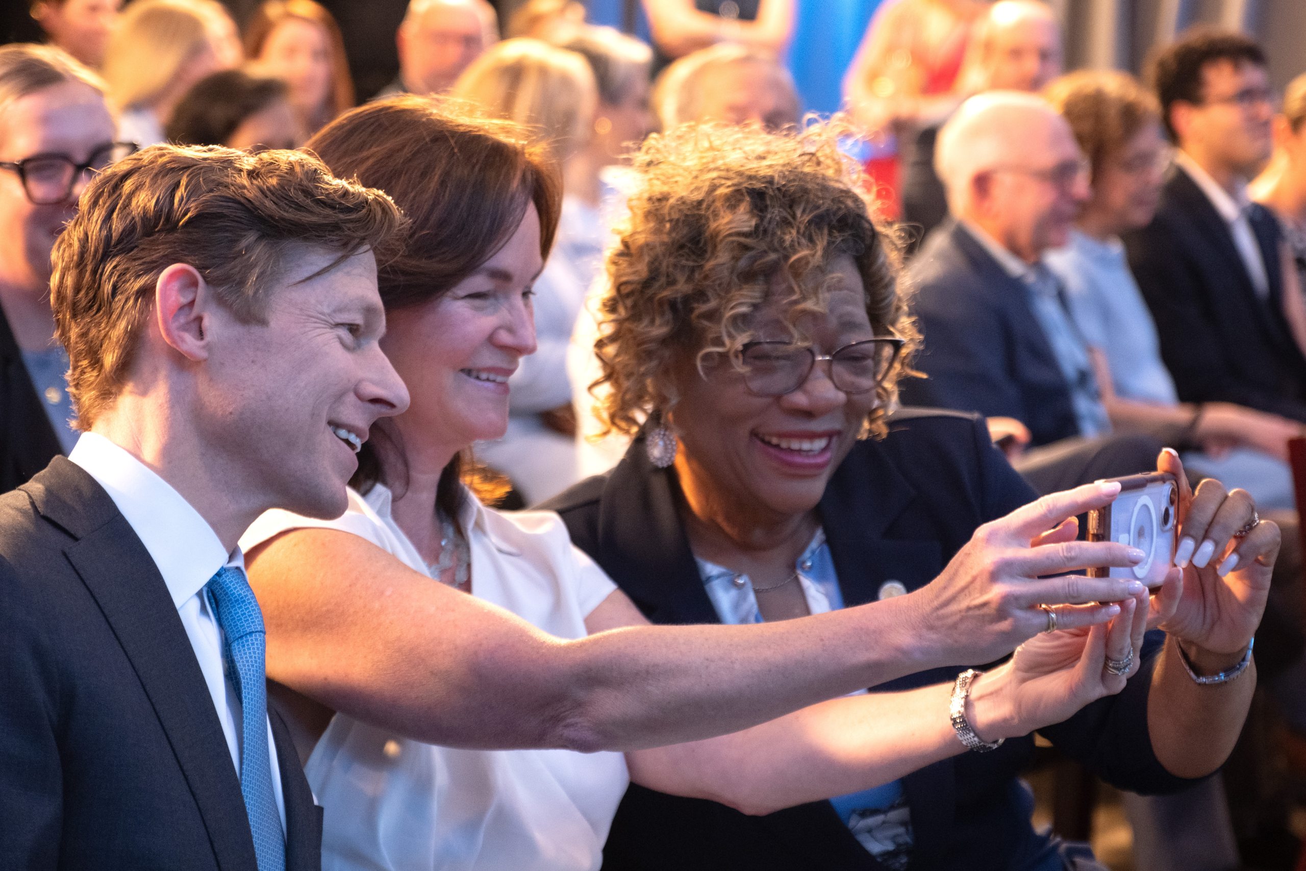 Lee Roberts, Liza Roberts and Pearl Burris-Floyd take selfie